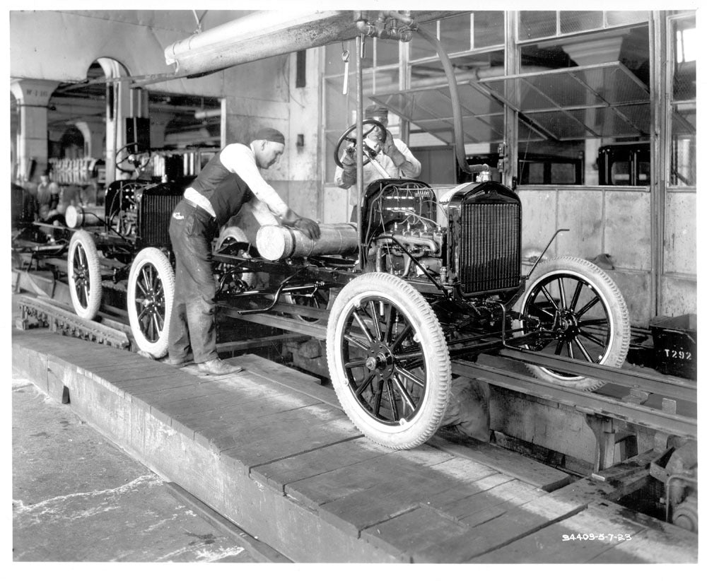 Early Ford Assembly Line FH 003 6610 0001-7660