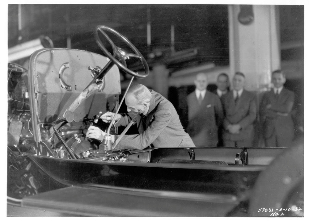 HenryFordFirstV8 1932 0001-7844