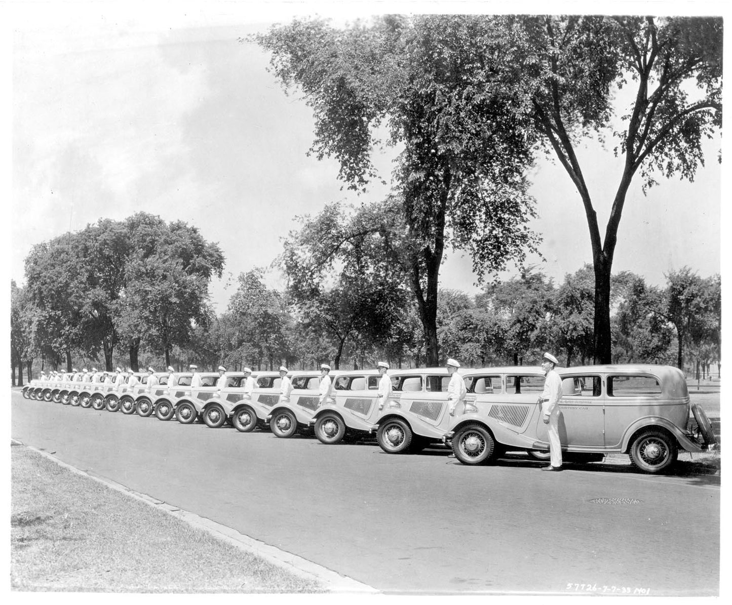 FordCourtesyCars 1933 0001-7875