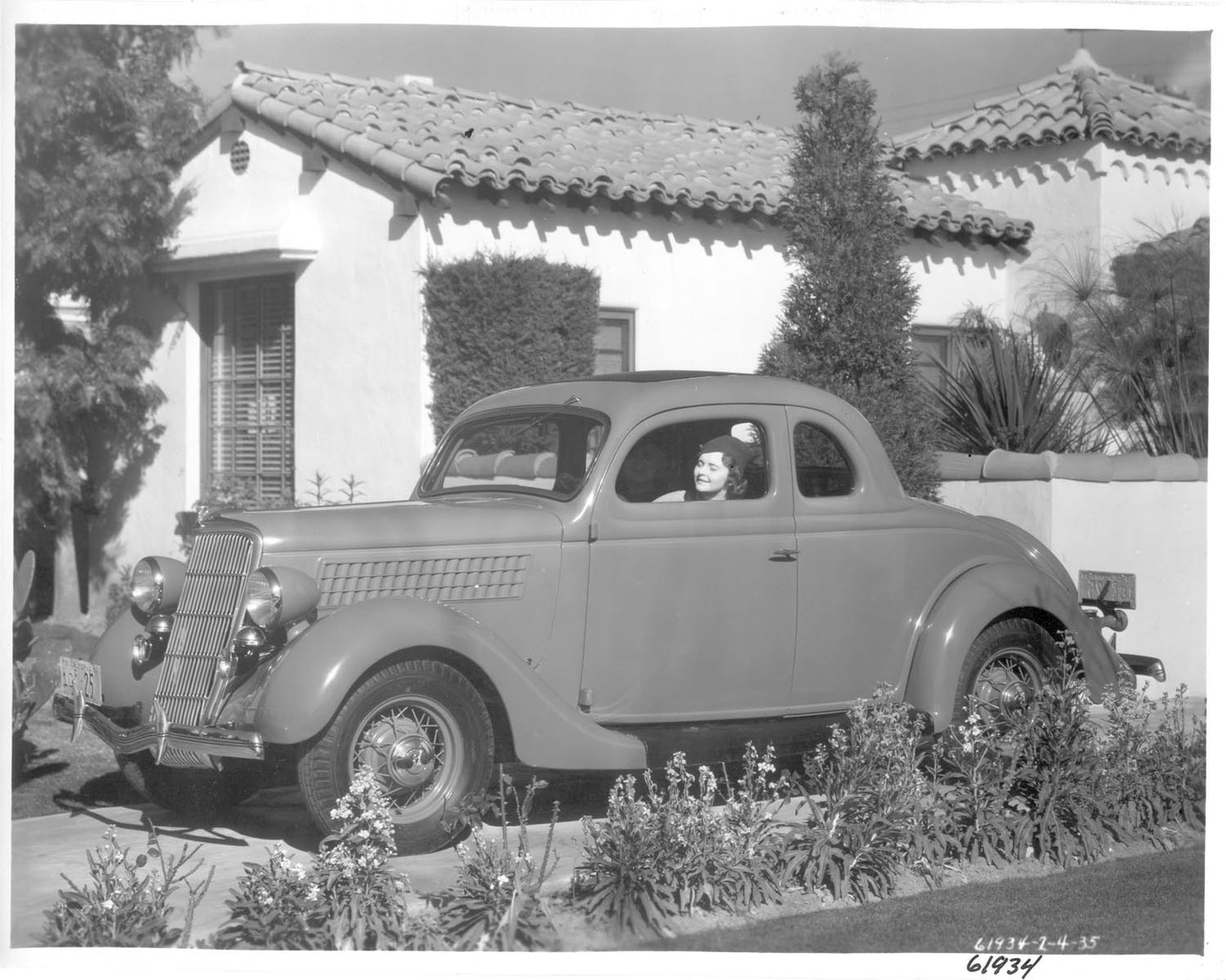 FordV8Coup1935 0001-7918
