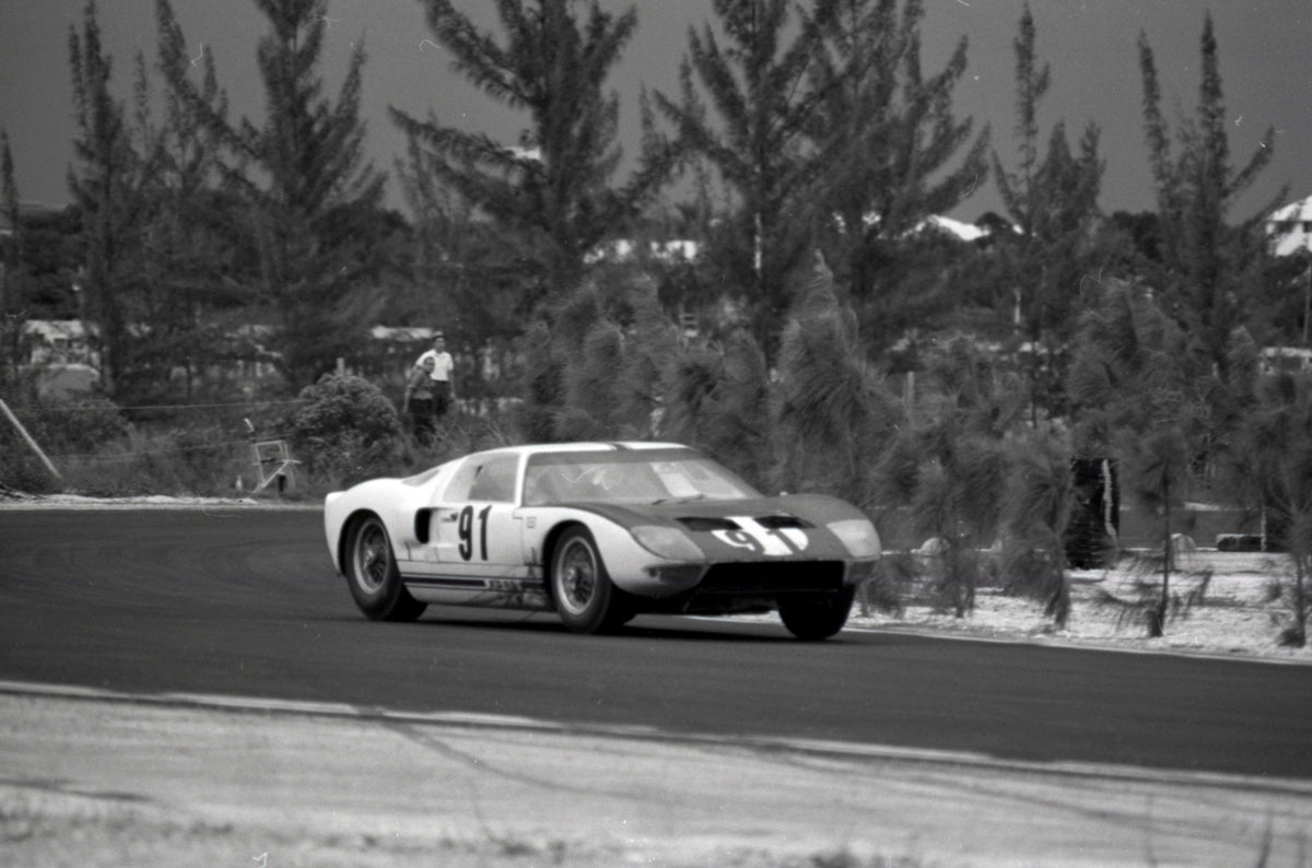 1964 Ford GT40 number 91 on track — Nassau — 0064-0009