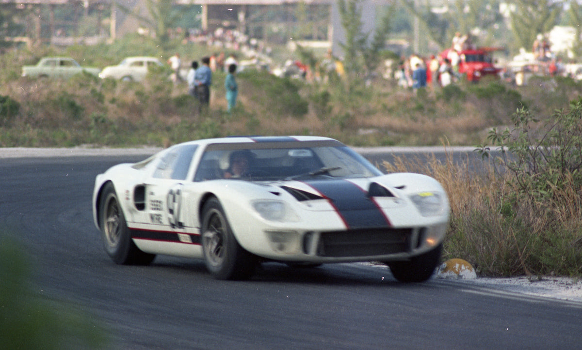 1965 Ford GT40 number 92 cornering — Nassau — 0065-0004