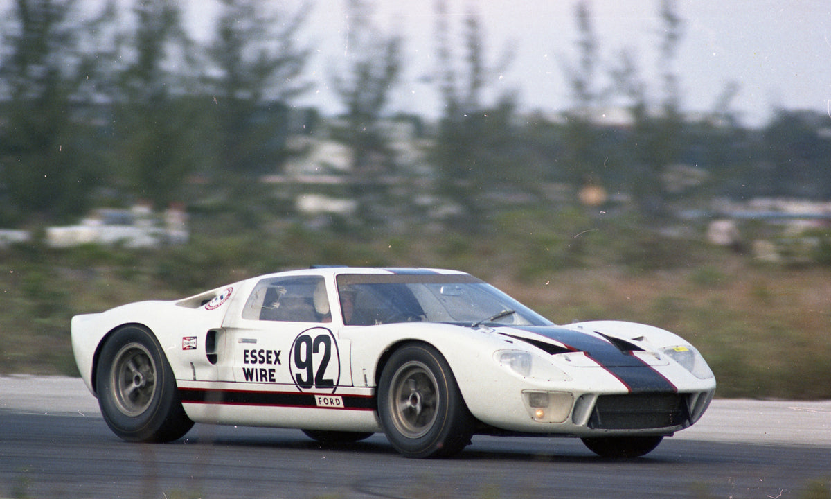 1965 Ford GT40 number 92 side view — Nassau — 0065-0015