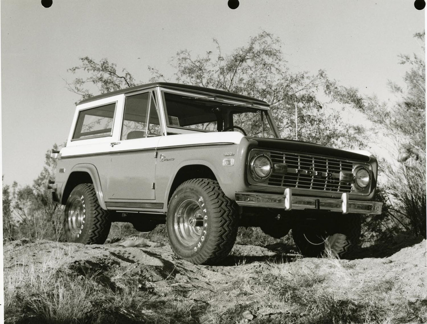 320A 1971 Baja Bronco Ford media center zm 0144-0313