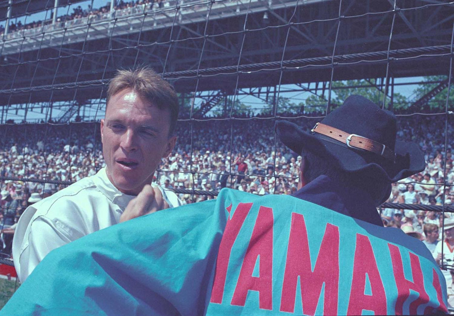 1965 Indianapolis 500 Indiana Dan Gurney talking to Carroll Shelby before the race CD 0054 3221 1052 16 0144-0879