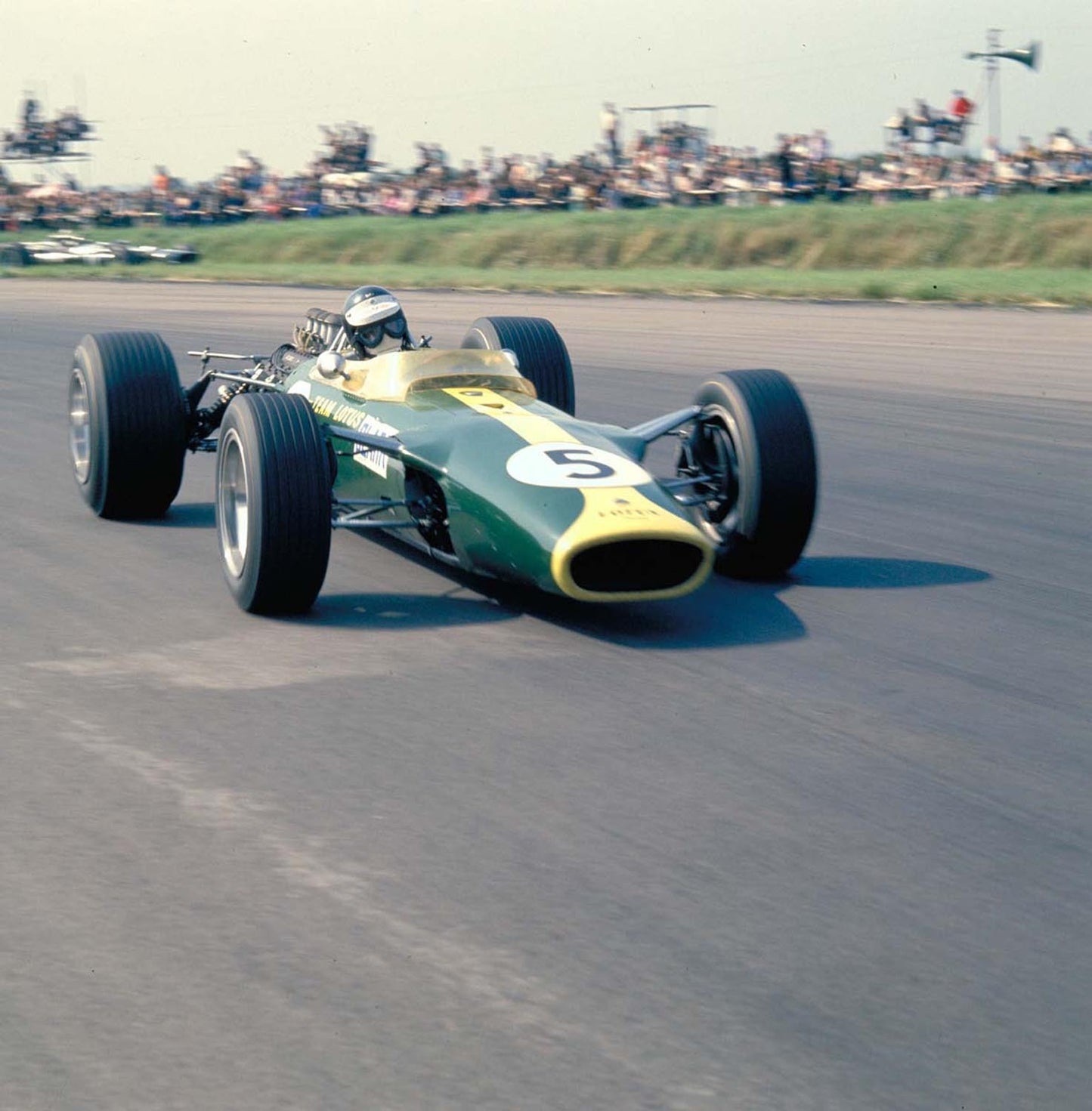 1967 British Grand Prix Brands Hatch England Jim Clark on his way to the win CD 0777 3292 0624 8 0144-0987