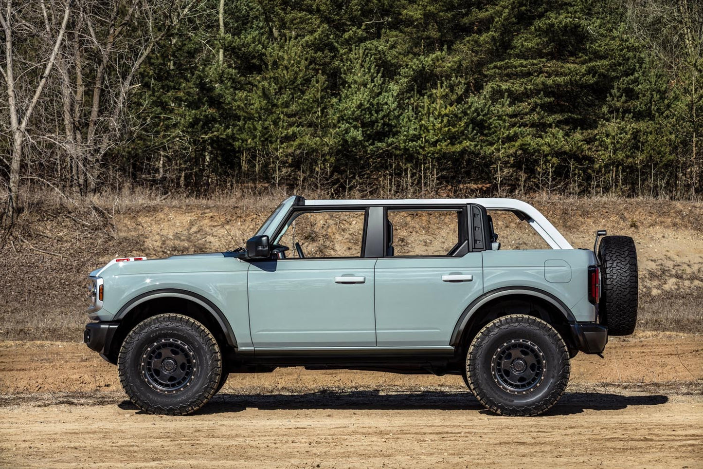 Bronco 4dr features 02 0144-1638