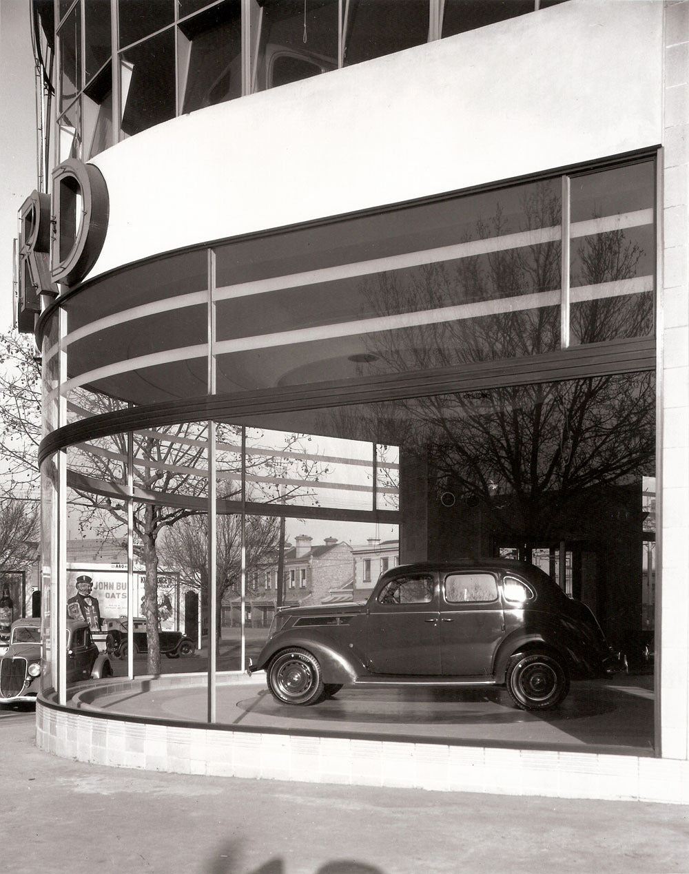 Dealership Melford Motors Melbourne 03 0144-1676