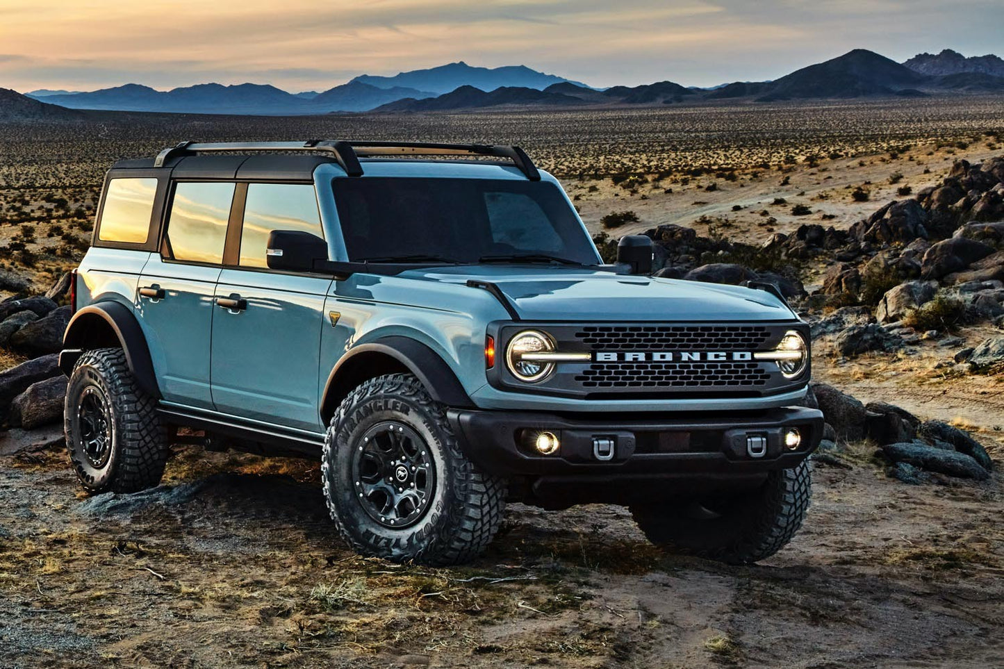 51 2021 ford bronco 4 door badlands with sasquatch package exterior 006 cactus gray roof on doors on 0 0144-1868