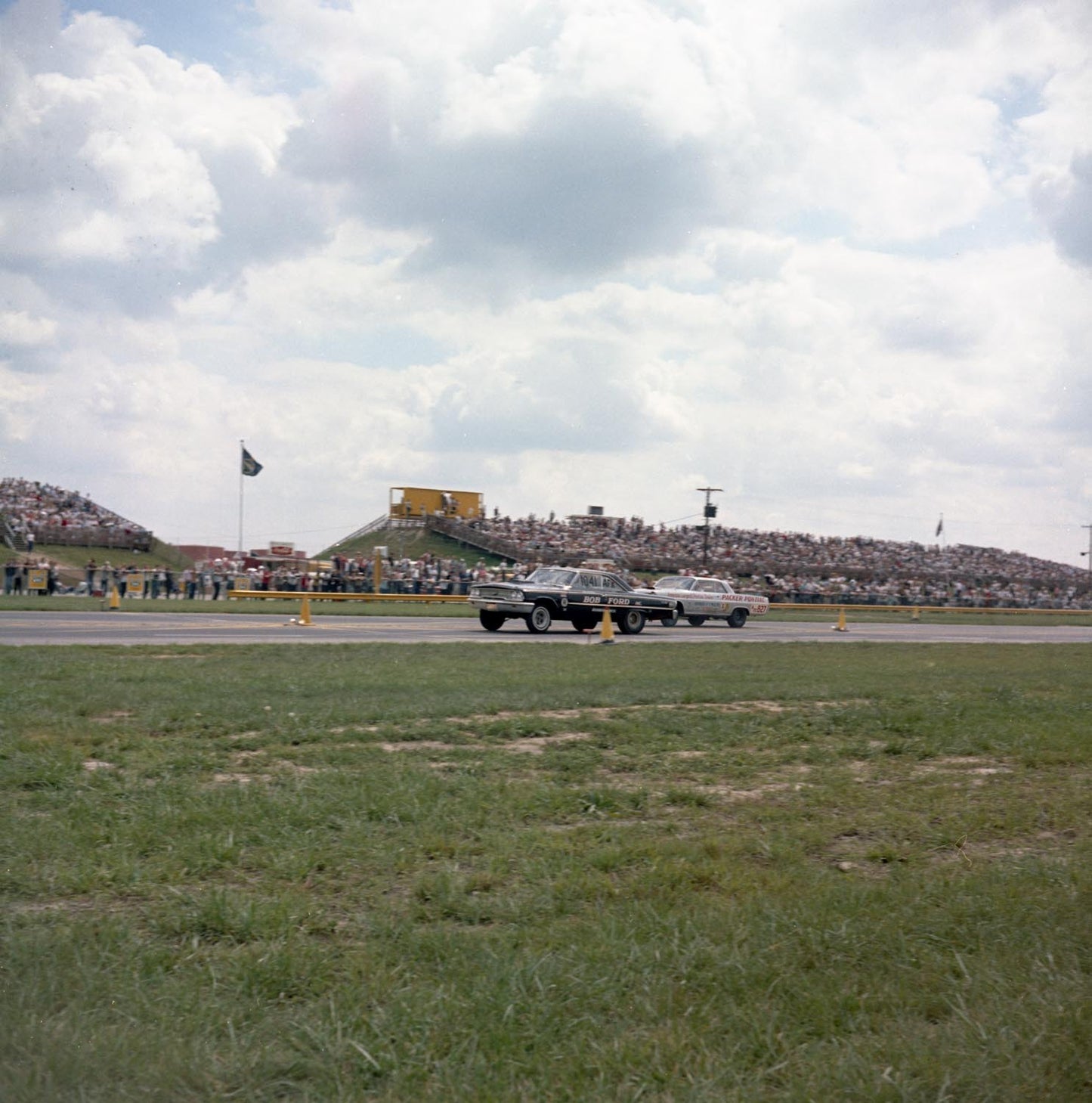 1963 Apr Indy 1963 Ford super stock CN2093-46 0144-2152