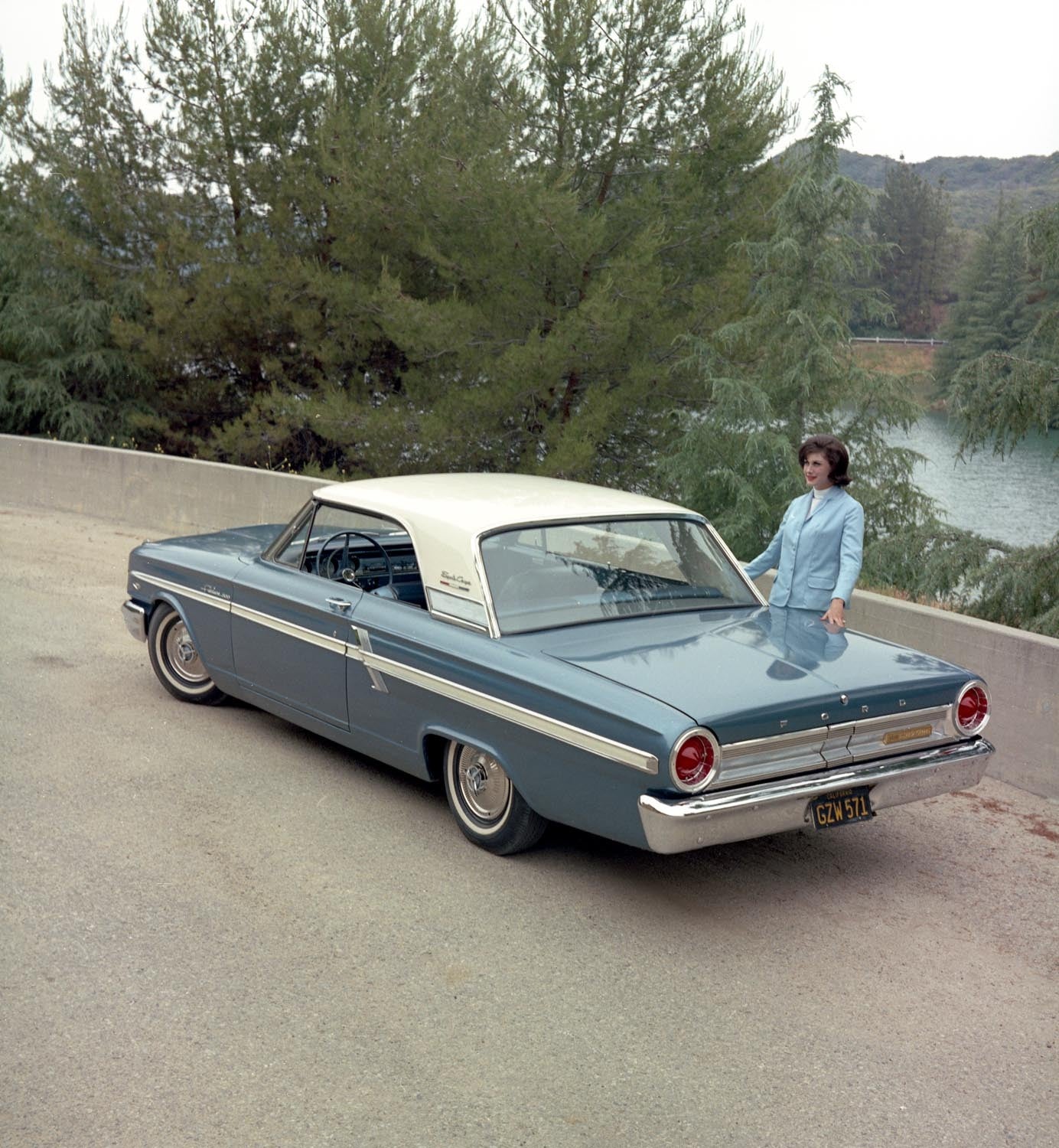 1964 Ford Fairlane 500 Sports Coupe two-door hardtop CN1606-130 0144-2179