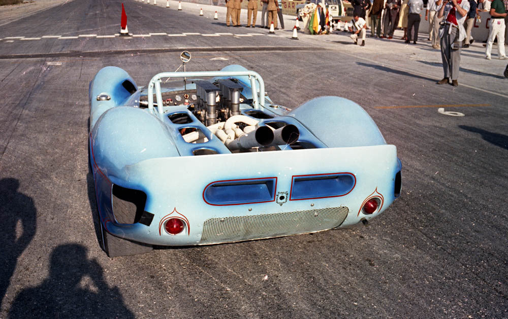 1965 Dec Nassau 1965 Loutis 40-Ford Foyt CN4230-21 0144-2223