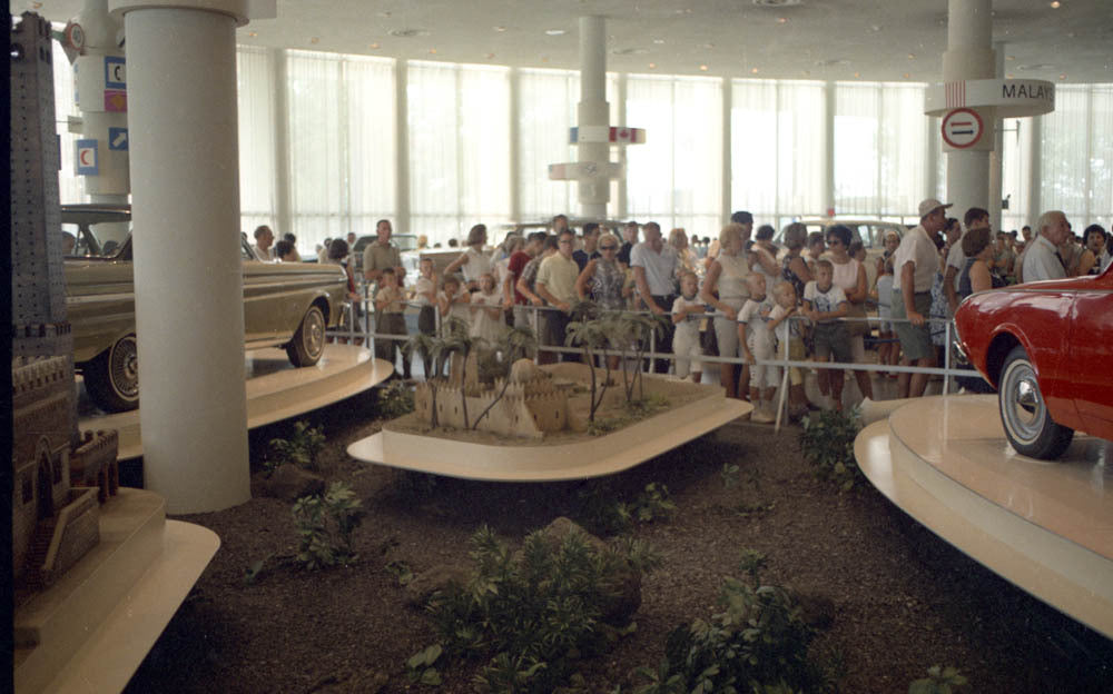 1965 Worlds Fair Ford Exhibit CN3430-830 0144-2362