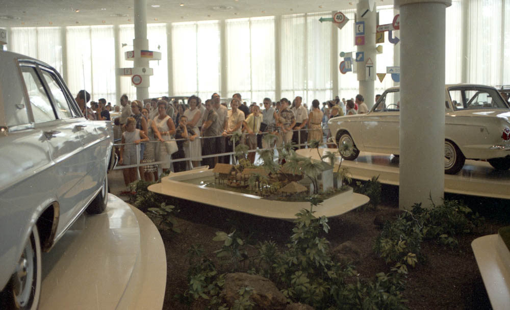 1965 Worlds Fair Ford Exhibit CN3430-832 0144-2364