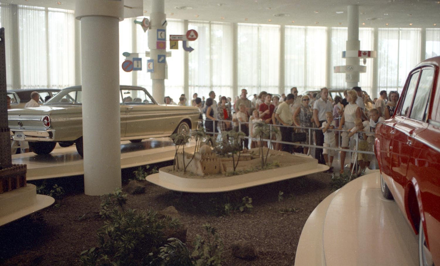 1965 Worlds Fair Ford Exhibit CN3430-835 0144-2367