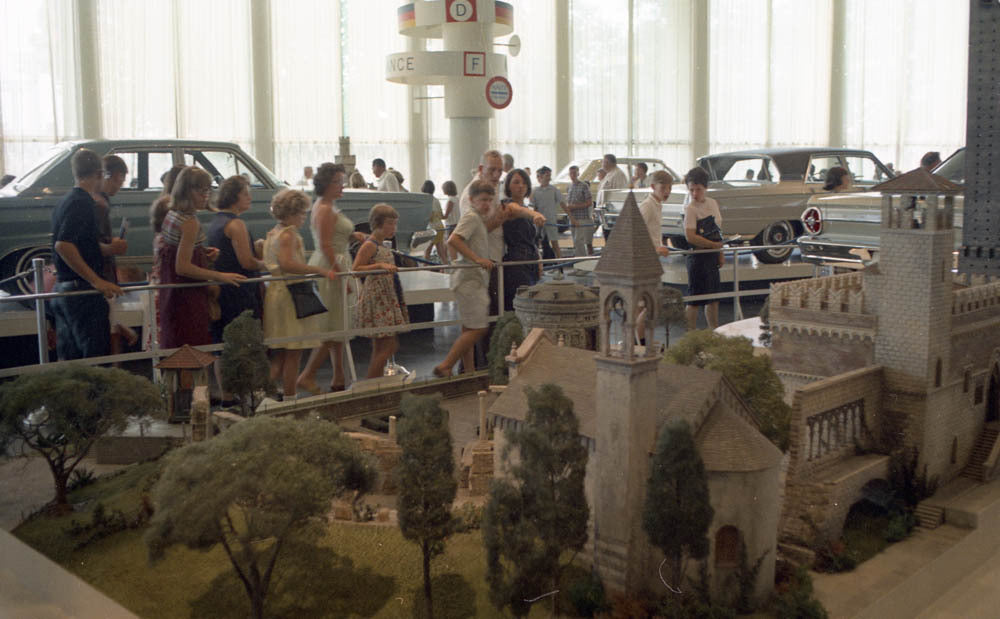 1965 Worlds Fair Ford Exhibit CN3430-847 0144-2378