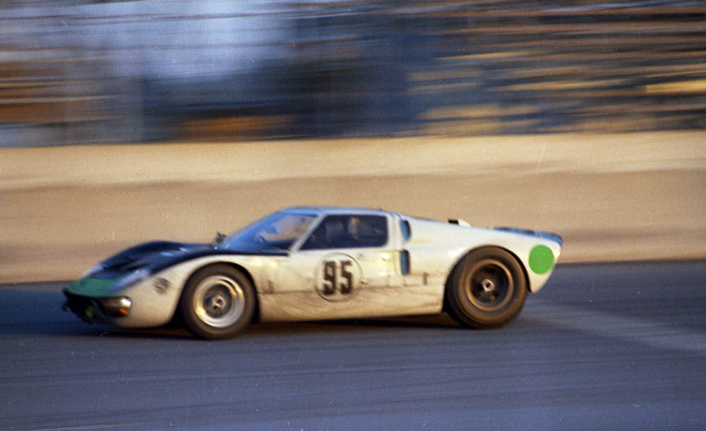 1966 Feb Daytona 1966 Ford GT Mk II Donohue-Hansgen CN4300-9 0144-2409