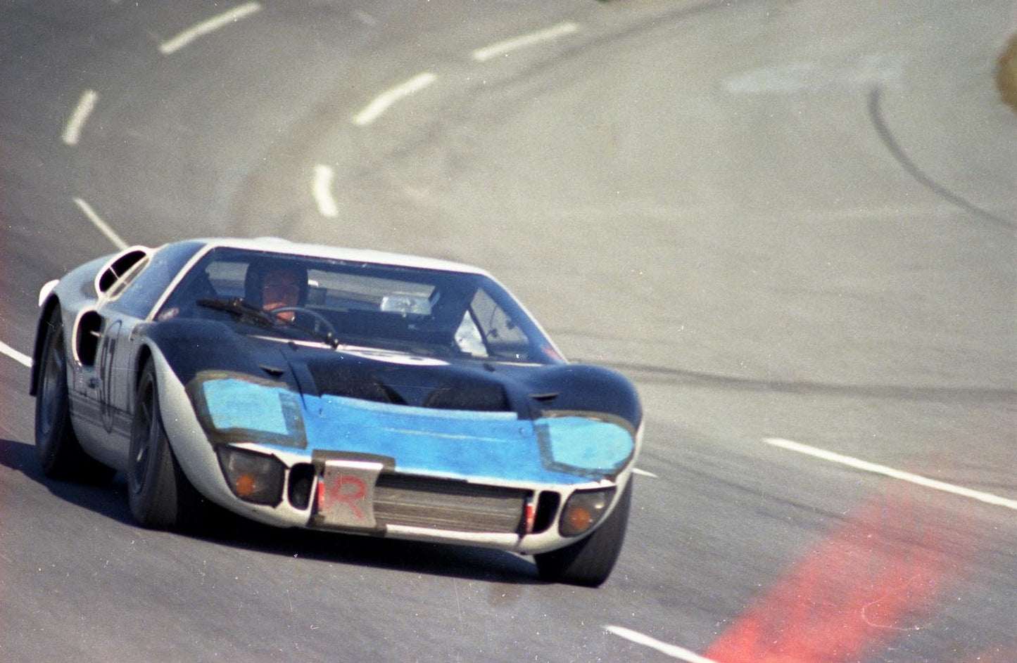 1966 Feb Daytona 1966 Ford GT Mk II Gurney-Grant CN4300-81 0144-2423