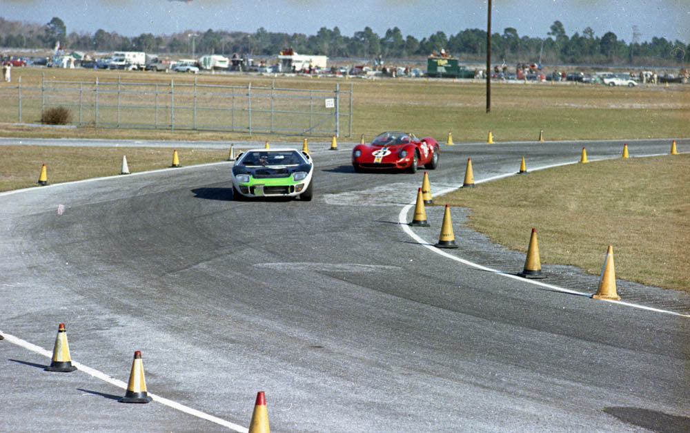1966 Feb Daytona 1966 Ford GT Mk II CN4300-35 0144-2430