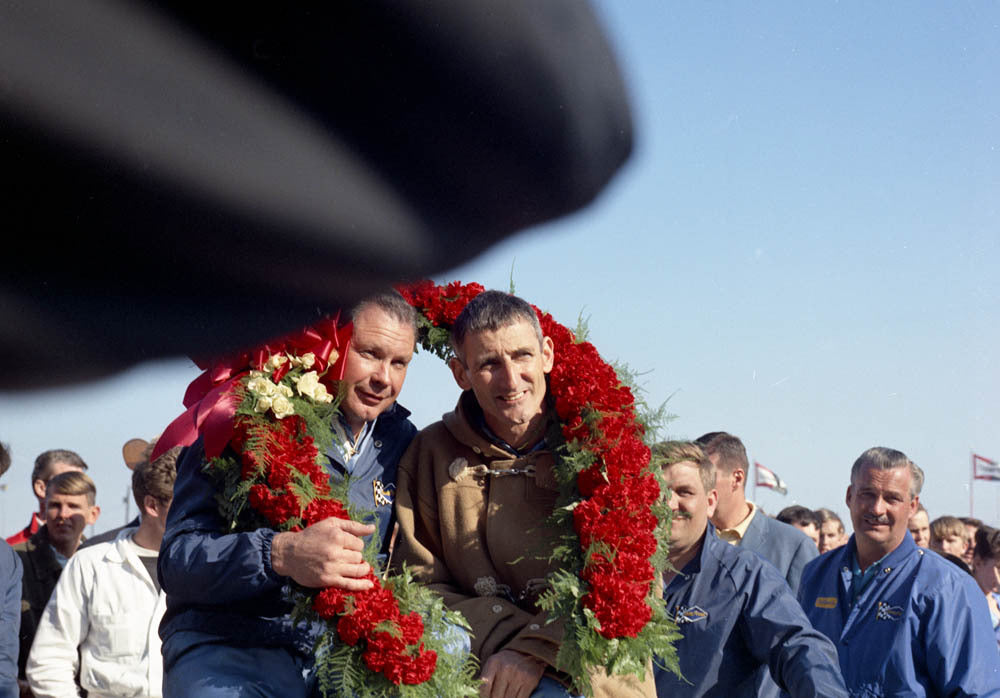1966 Feb Daytona winners Miles-Ruby and team CN4300-136 0144-2452