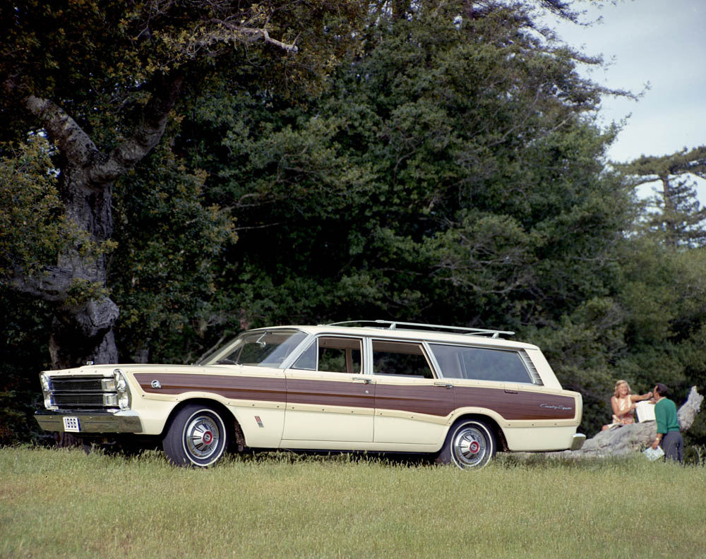1966 Ford Country Squire station wagon CN3803-118 0144-2533