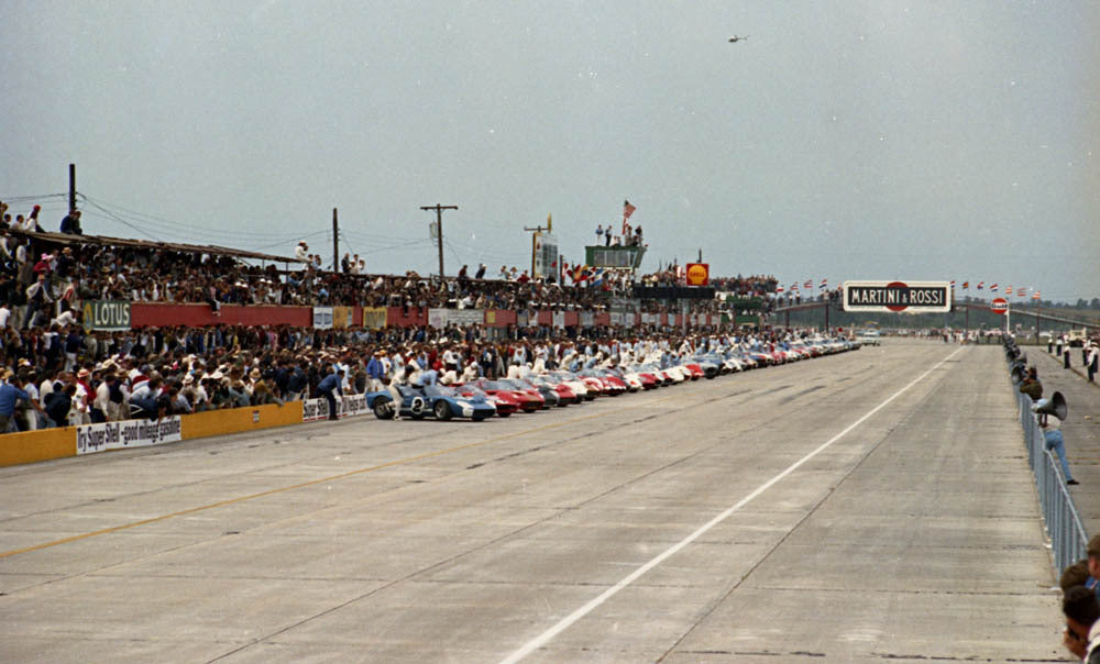 1966 Mar Sebring race start CN4363-291 0144-2815