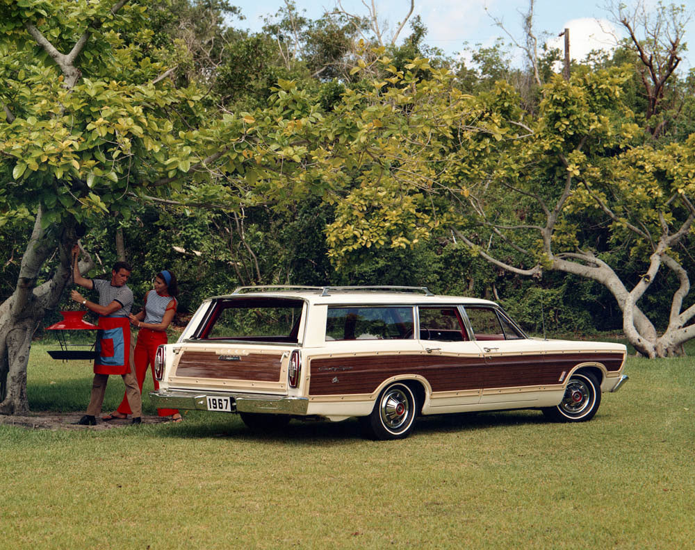 1967 Ford Country Squire station wagon CN4802-32 0144-2823