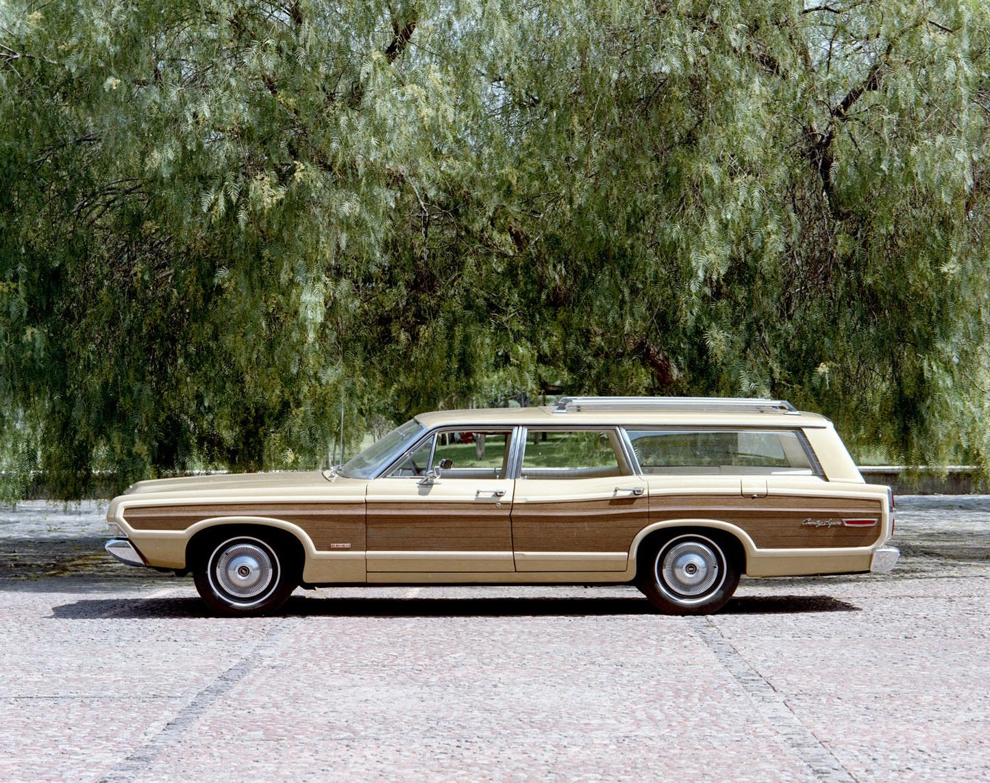 1968 Ford Country Squire station wagon CN4902-116 0144-2831