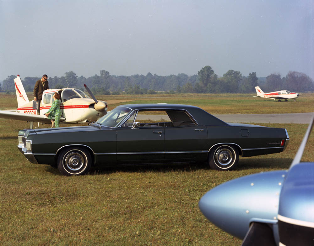 1968 Mercury Montclair four-door hardtop CN4908-672 0144-2880
