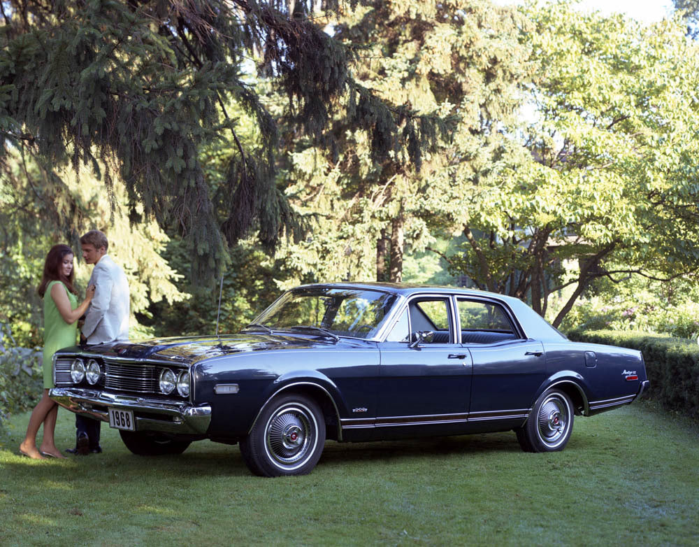 1968 Mercury Montego MX four-door CN4908-638 0144-2886