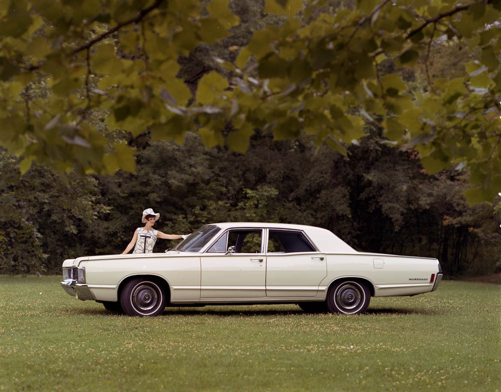 1968 Mercury Monterey four-door sedan CN4908-409 0144-2889