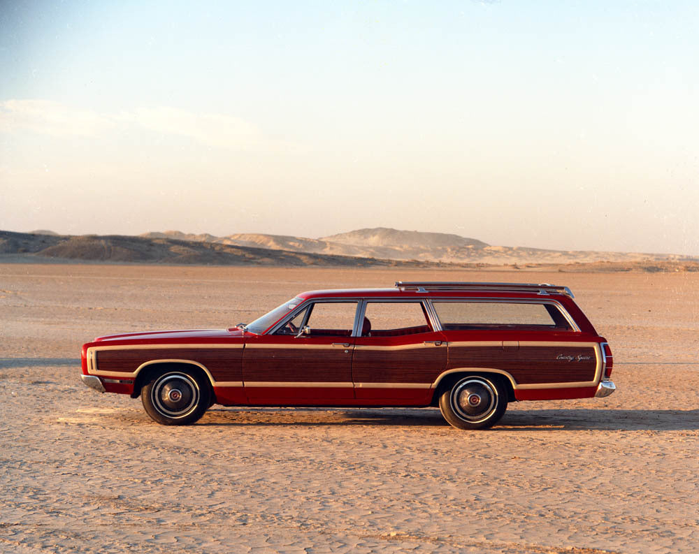 1969 Ford LTD Country Squire station wagon CN5502-382 0144-2905