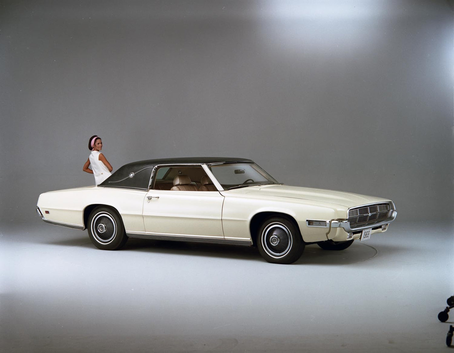 1969 Ford Thunderbird Landau two-door CN5504-160 0144-2915