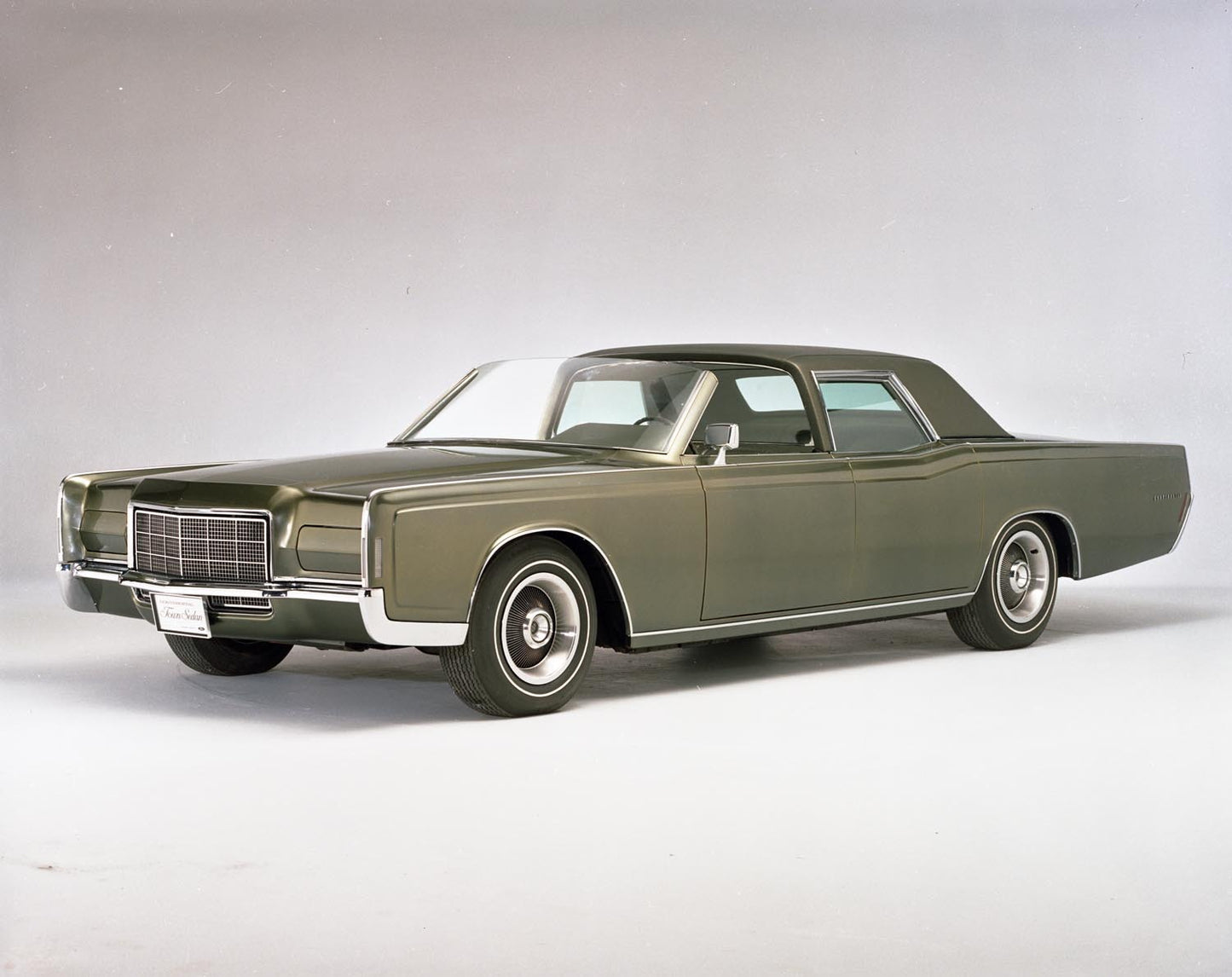 1969 Lincoln Continental Town Sedan concept car CN5507-30 0144-2926