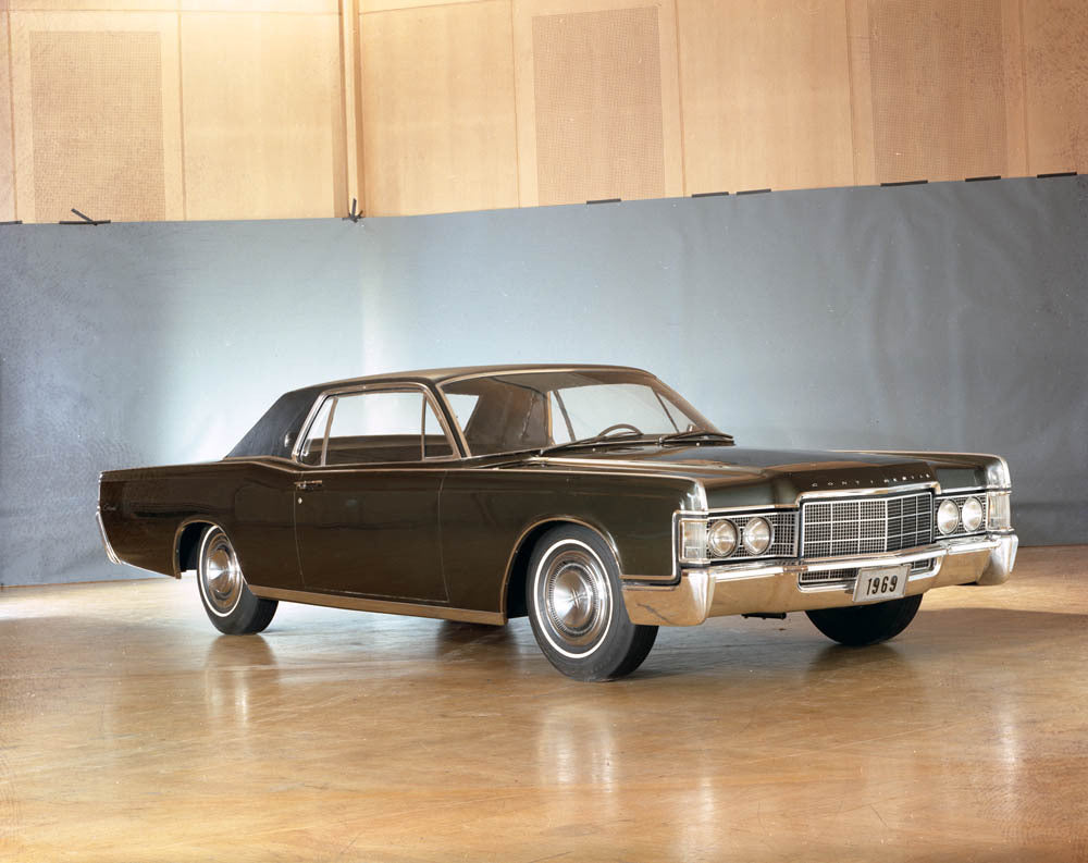 1969 Lincoln two-door hardtop CN5507-1 0144-2931