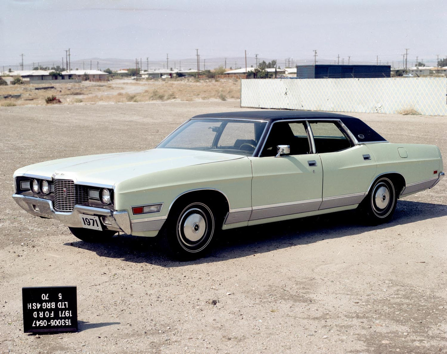 1971 Ford LTD Brougham four-door sedan CN6002-47 0144-2995