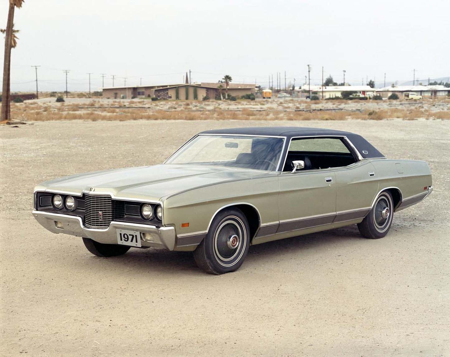 1971 Ford LTD Brougham two-door hardtop CN6002-44 0144-2997
