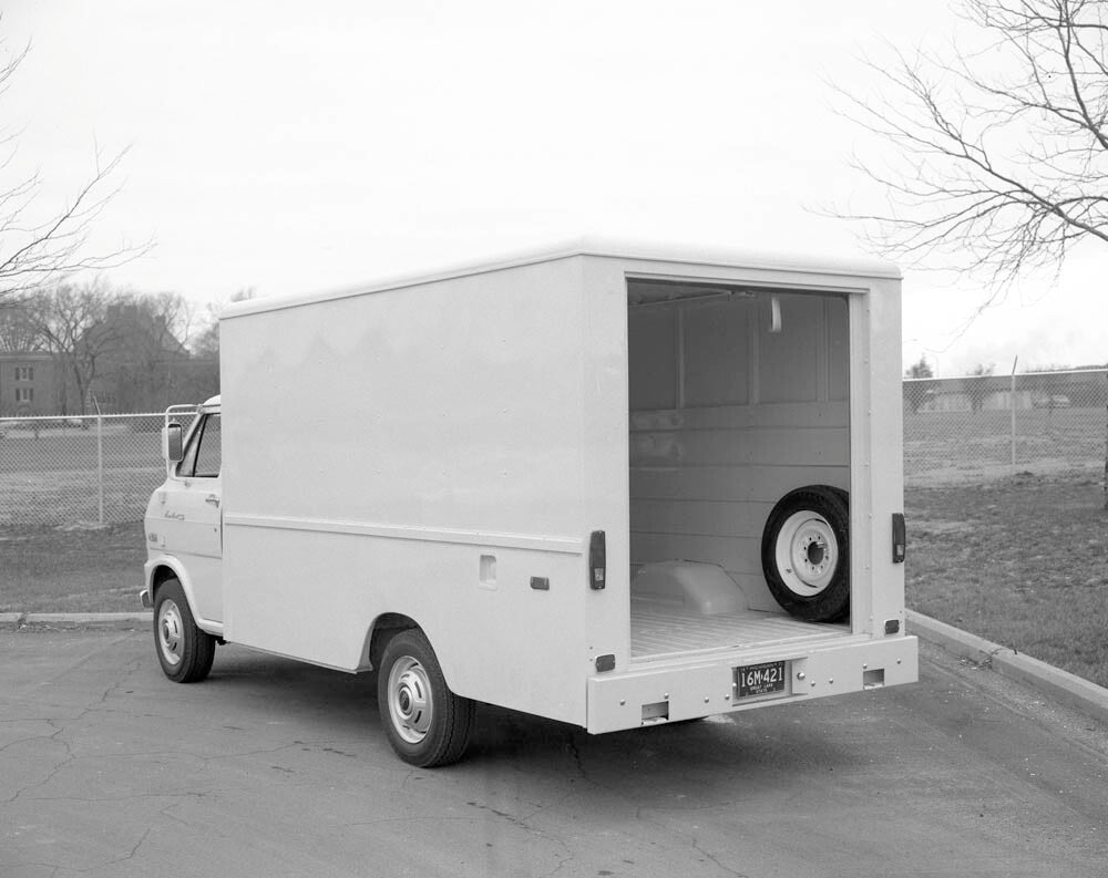 1972 Ford E-300 Econoline chassis cab 153513-577 0144-3031