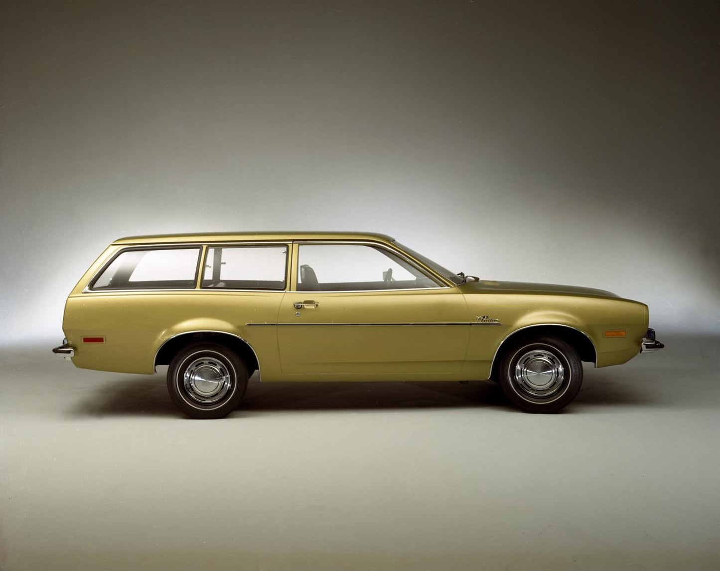 1972 Ford Pinto station wagon CN6306-170 0144-3044