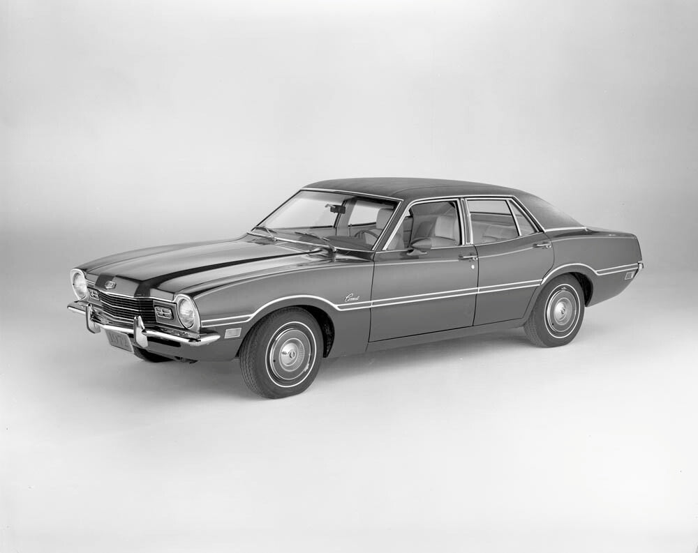 1972 Mercury Comet Custom four-door 153503-41 0144-3048