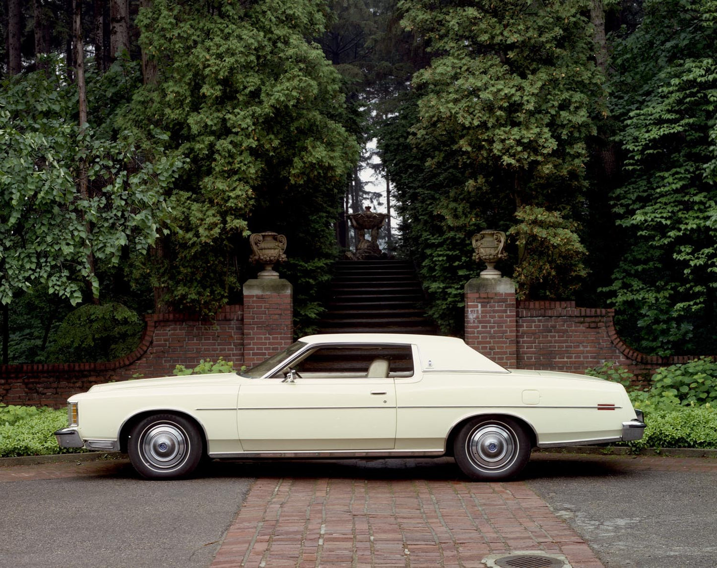 1973 Ford LTD Brougham two-door hardtop CN6602-74 0144-3053