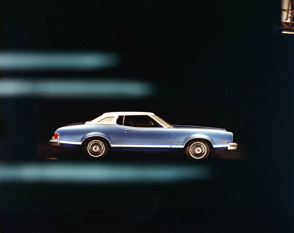 1974 Mercury Montego MX two-door hardtop CN7410-17 0144-3077