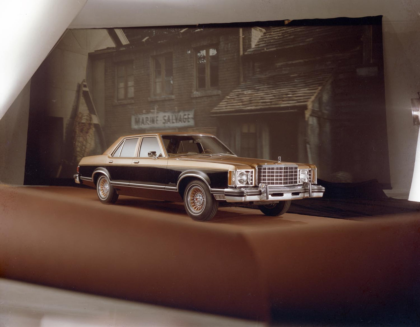 1976 Ford Granada four-door CN13000-003 0144-3087