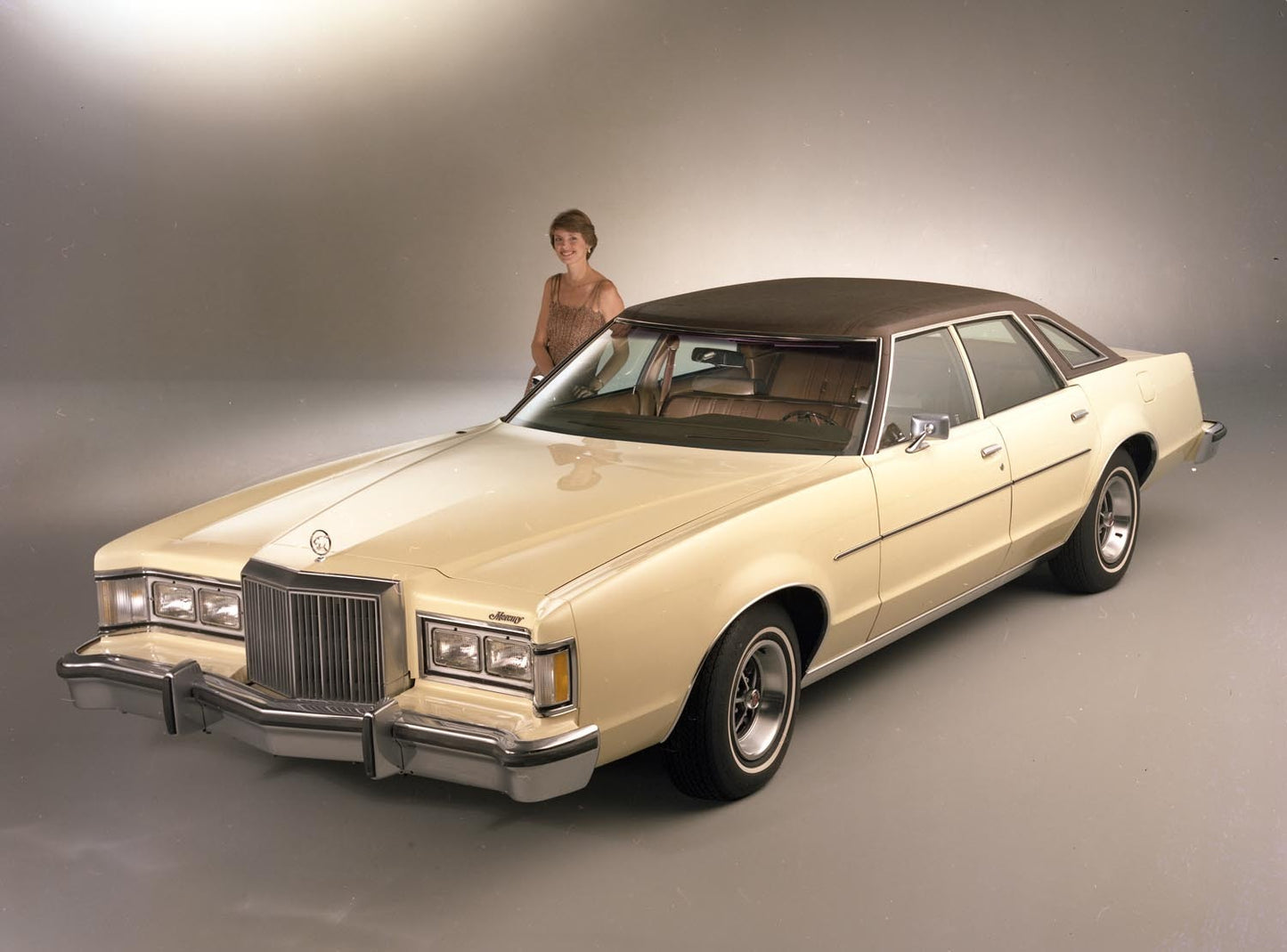 1977 Mercury Cougar four-door CN13507-172 0144-3111