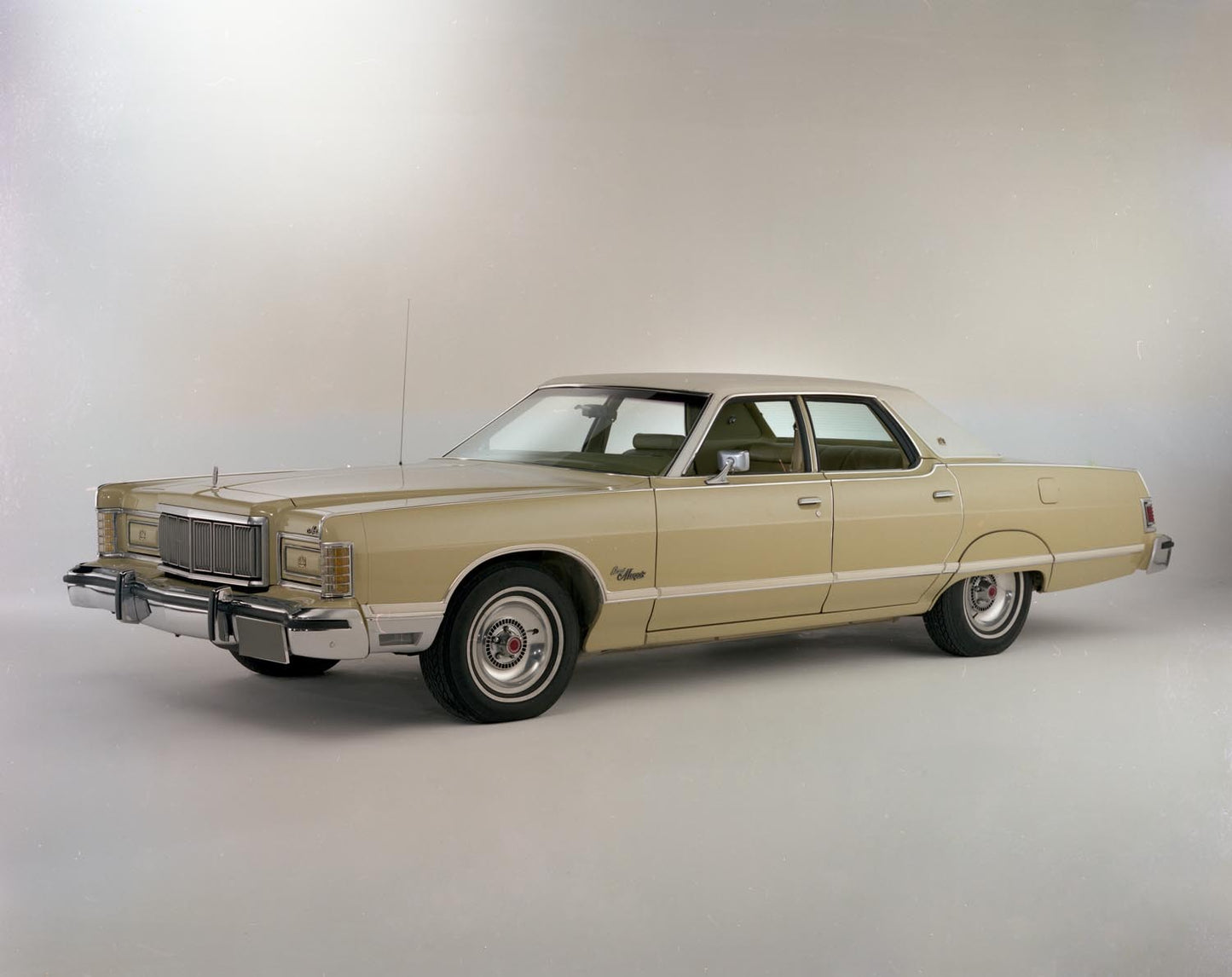 1977 Mercury Grand Marquis four-door CN13510-054 0144-3115