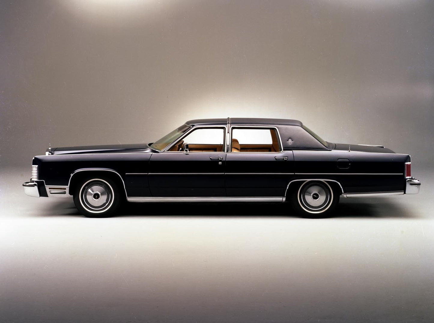 1978 Lincoln Continental four-door CN19509-153 0144-3122