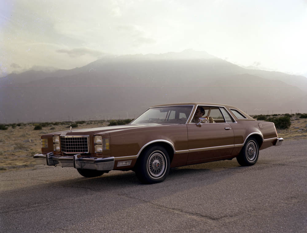 1979 Ford LTD II two-door CN26002-074 0144-3135