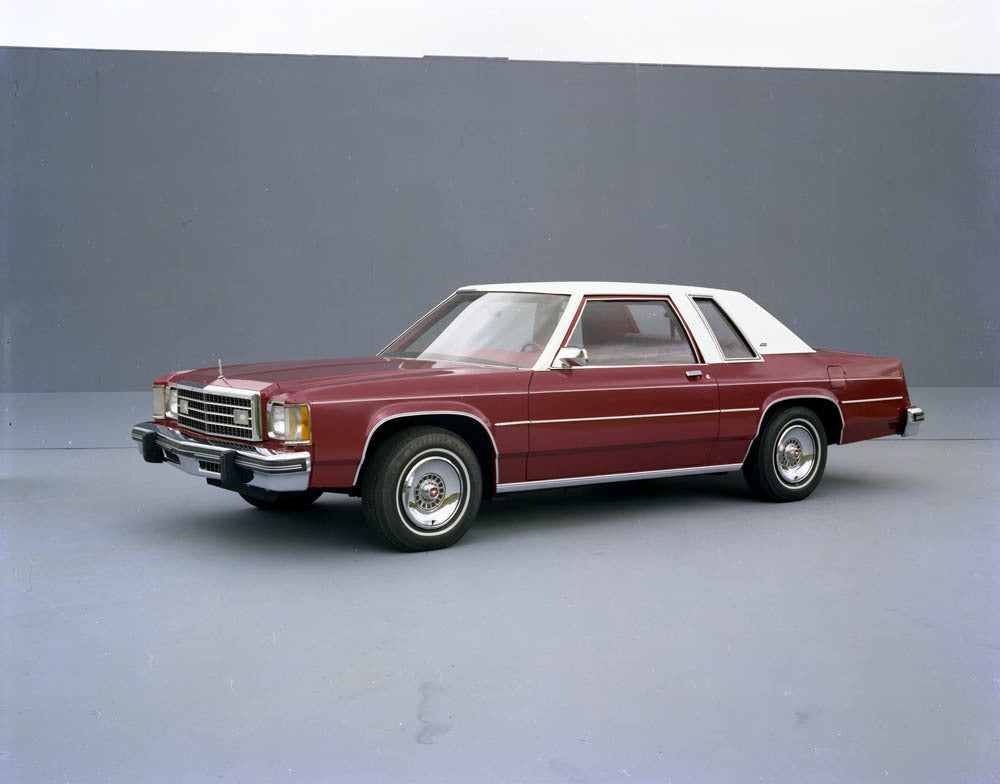 1979 Ford LTD two-door CN26002-066 0144-3137