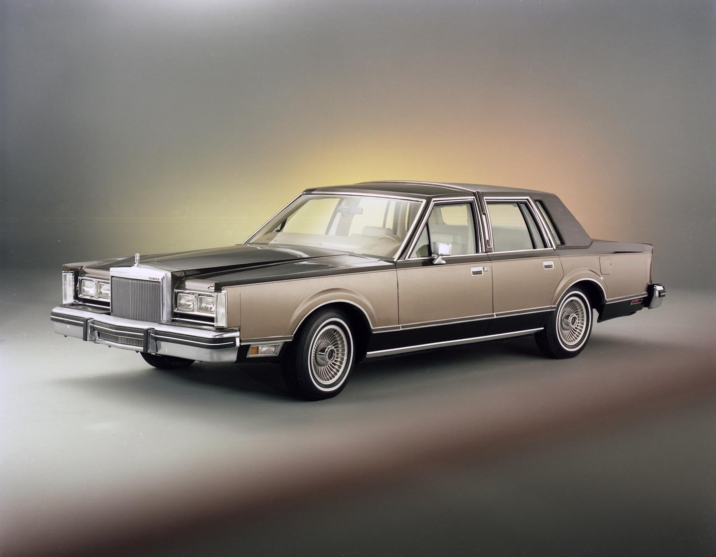 1980 Lincoln Continental four-door CN26509-107 0144-3168
