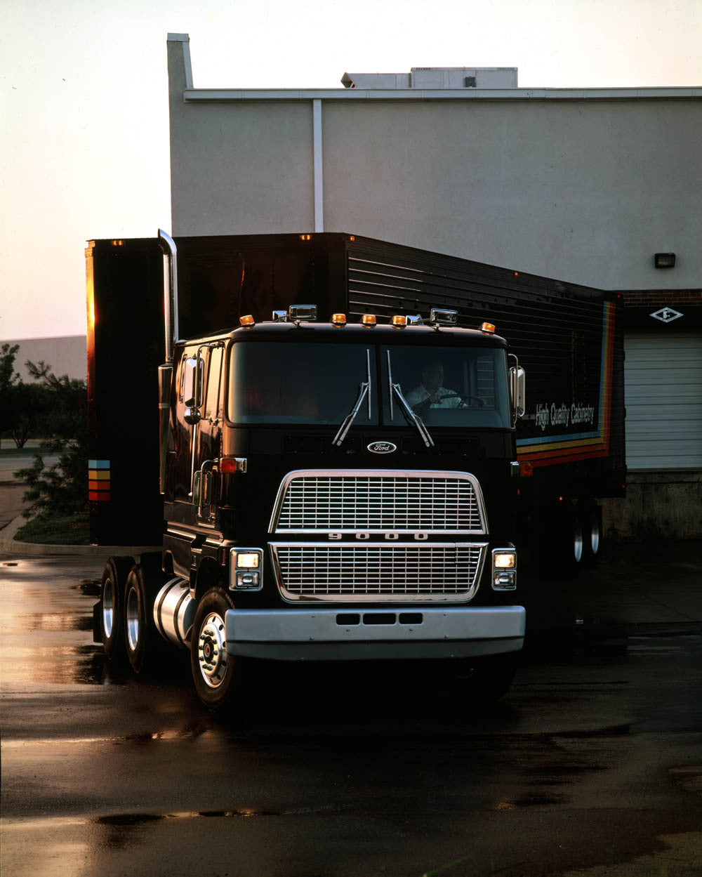 1988 Ford CLT-9000 heavy truck CN49007-394 0144-3179